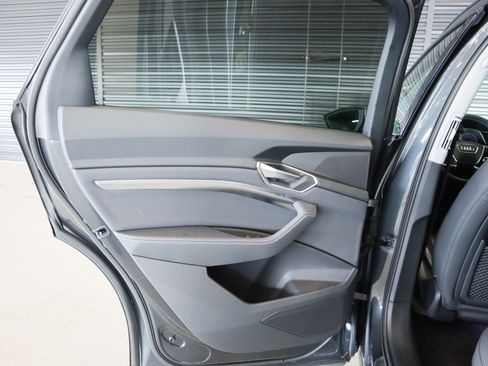 Used 2021 Audi e-tron Premium w/ Convenience Plus Package image 25