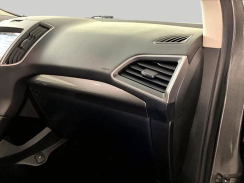 Used 2018 Ford Edge SEL w/ Equipment Group 201A FWD image 17