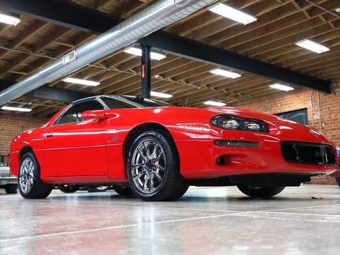 Used 2002 Chevrolet Camaro Z28 w/ SS Performance/Appearance Pkg image 4