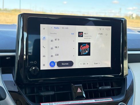 Used 2025 Toyota Corolla LE image 17