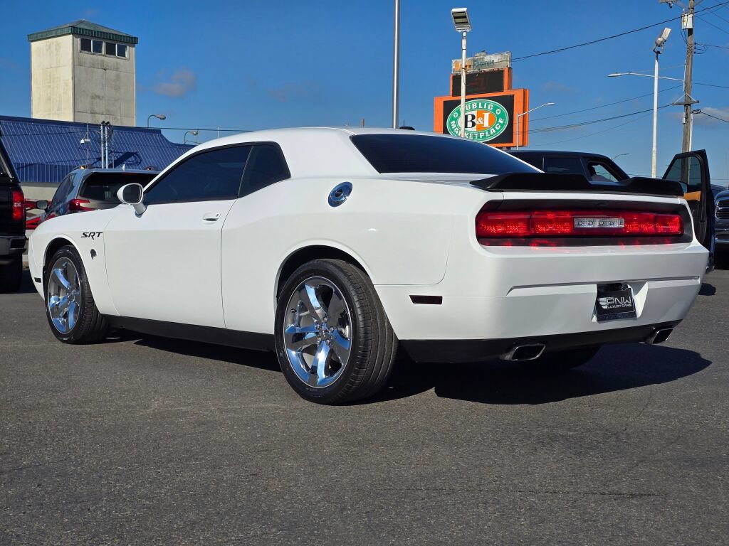 Used 2014 Dodge Challenger R/T RWD image 8