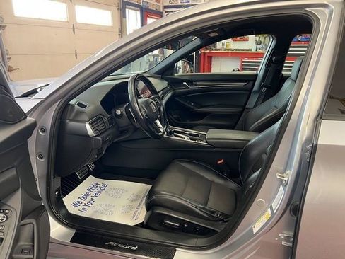 Used 2018 Honda Accord Sport image 6