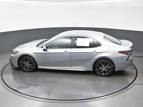 Used 2024 Toyota Camry SE FWD image 36