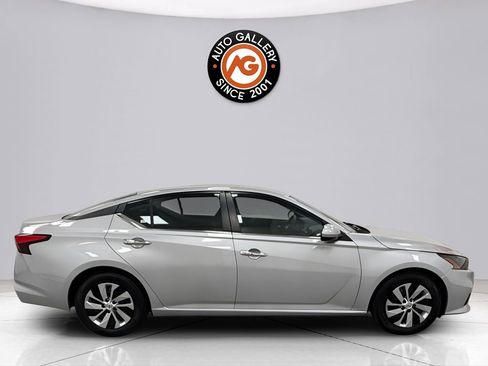 Used 2022 Nissan Altima 2.5 S FWD image 2