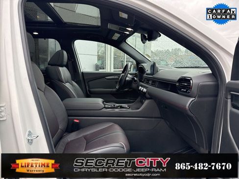 Used 2025 Honda Pilot Black Edition image 12