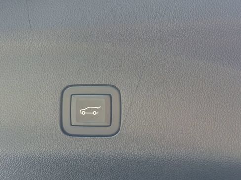 Certified 2024 Cadillac Escalade Premium Luxury AWD/4WD image 11