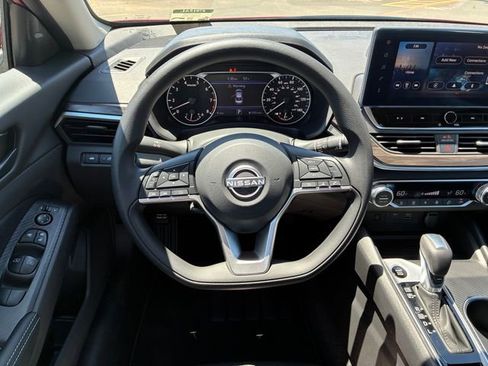 New 2026 Nissan Altima 2.5 SV FWD image 12