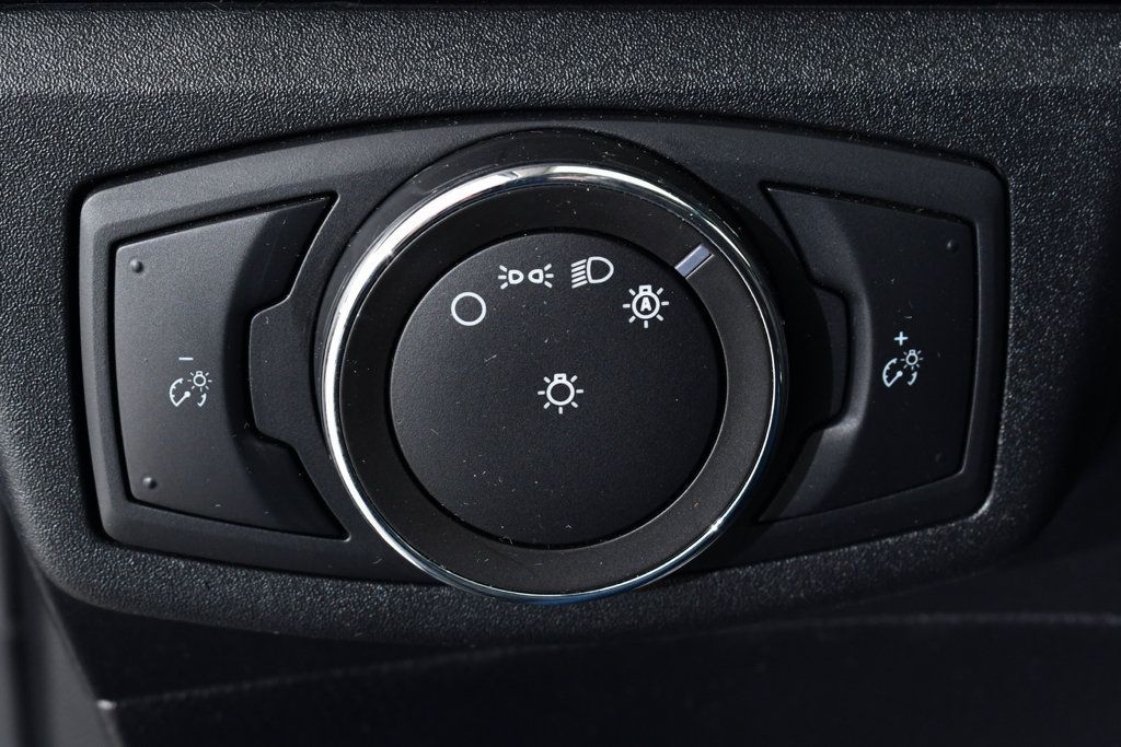 Used 2020 Ford Fusion SE FWD image 31