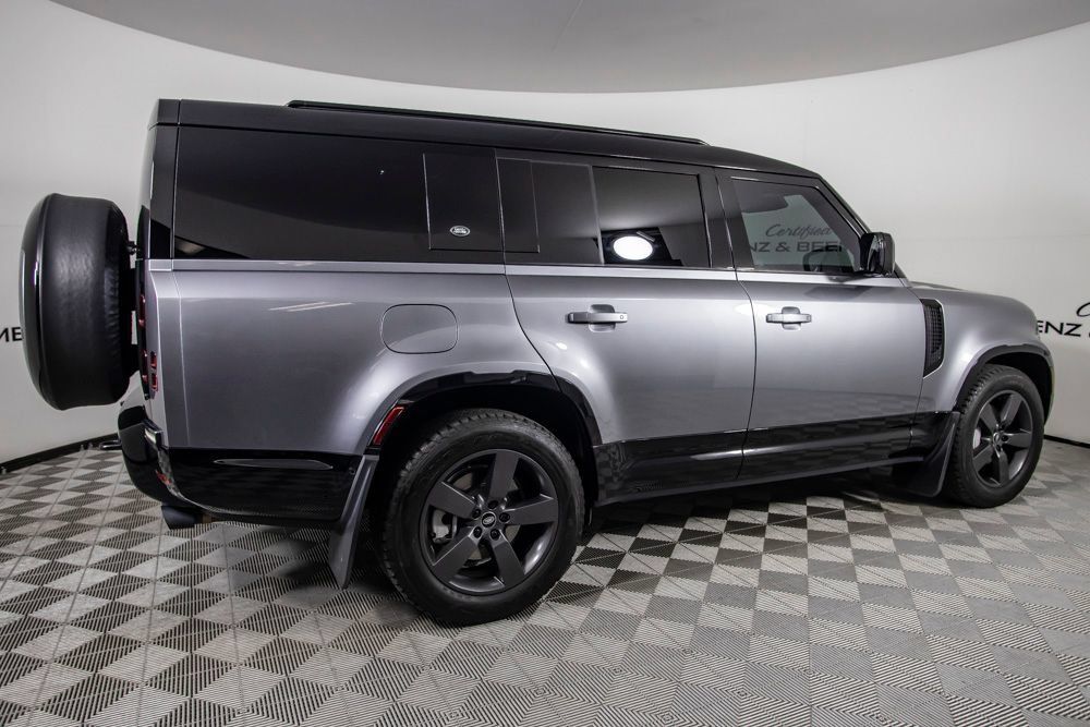 Used 2024 Land Rover Defender 130 X-Dynamic SE AWD/4WD image 11