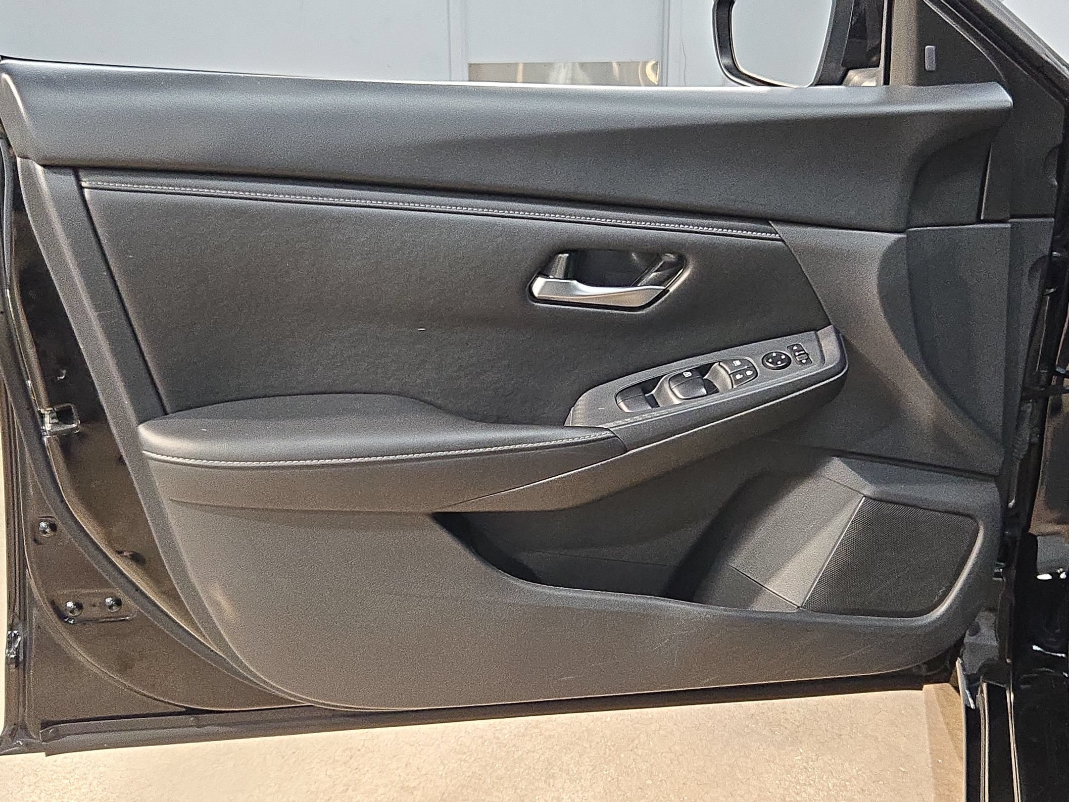 Used 2024 Nissan Sentra SV FWD image 20