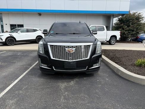 Used 2018 Cadillac Escalade Premium Luxury AWD/4WD image 3