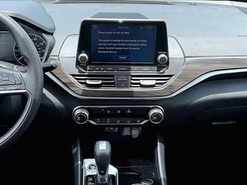 Used 2024 Nissan Altima 2.5 SV FWD image 8