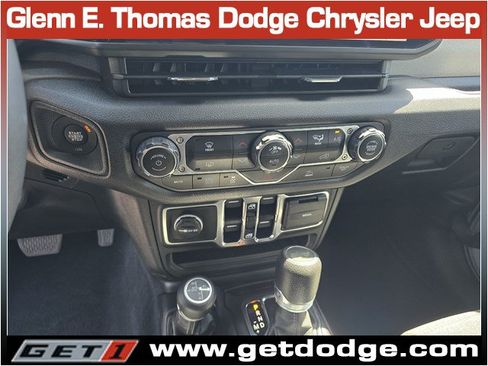 Certified 2024 Jeep Wrangler Unlimited AWD/4WD image 18