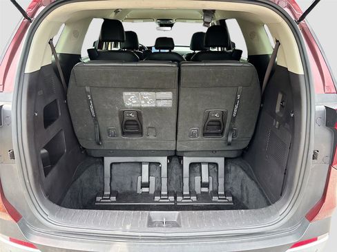 Used 2025 Kia Carnival FWD image 27