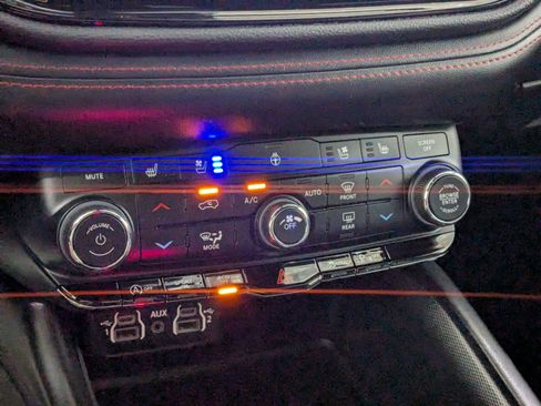 Used 2023 Dodge Durango GT AWD/4WD image 17