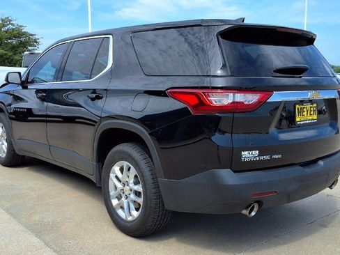 Used 2021 Chevrolet Traverse LS AWD/4WD image 6