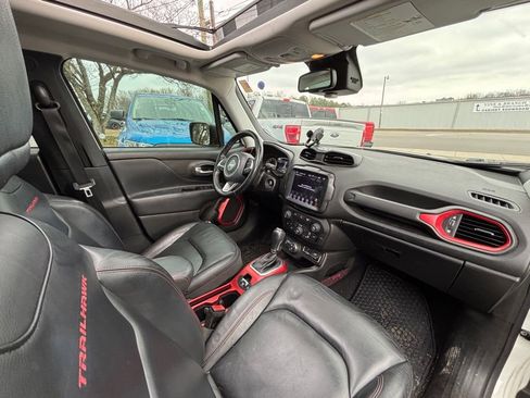 Used 2018 Jeep Renegade Trailhawk image 15