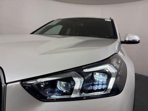 Certified 2025 BMW X1 xDrive28i w/ Technology Package image 9