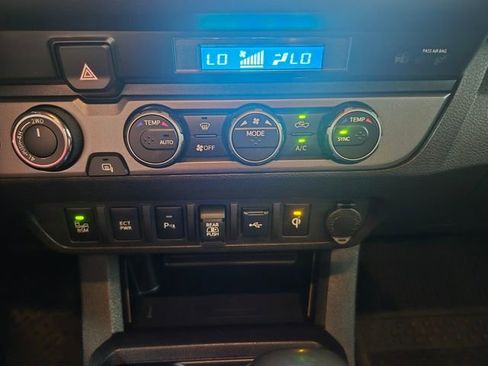 Certified 2023 Toyota Tacoma TRD Off-Road w/ Advanced Technology Package AWD/4WD image 27
