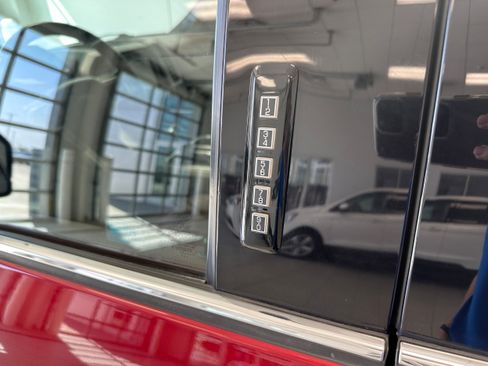 Used 2018 Ford F150 Platinum AWD/4WD image 8