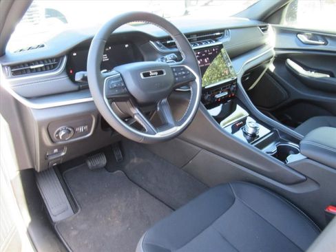 New 2026 Jeep Grand Cherokee L 4WD image 16
