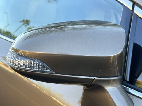 Used 2013 Toyota Venza LE image 46