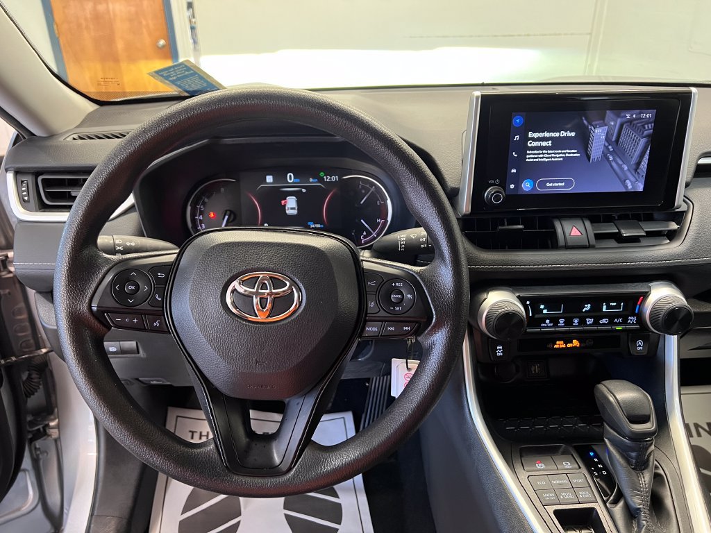 Used 2025 Toyota RAV4 LE AWD/4WD image 16