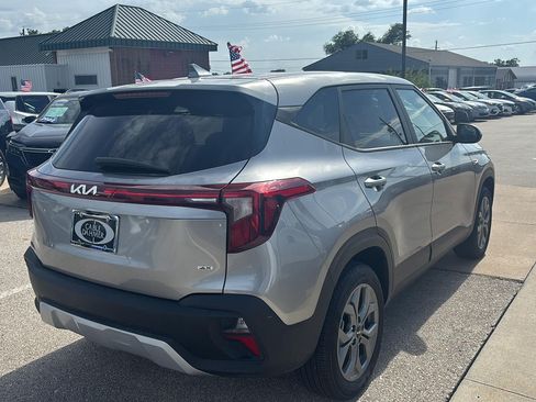 Used 2026 Kia Seltos LX AWD/4WD image 6