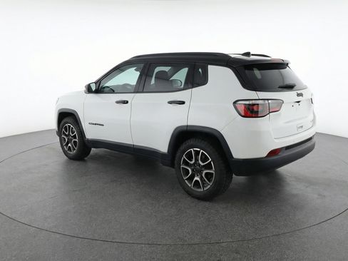 Used 2025 Jeep Compass Trailhawk AWD/4WD image 6