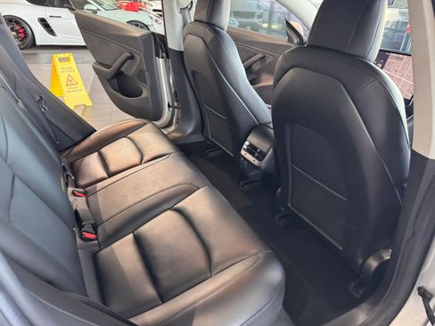Used 2018 Tesla Model 3 Long Range image 15
