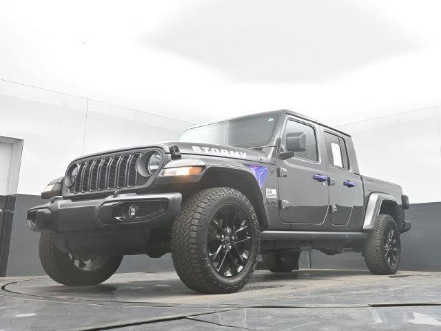 Used 2025 Jeep Gladiator Sport AWD/4WD image 41