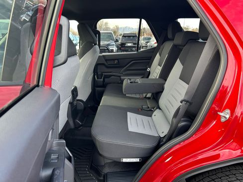 Certified 2025 Toyota 4Runner 4WD image 22