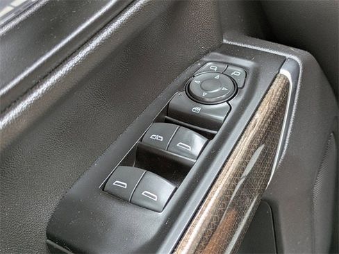 Used 2022 Chevrolet Silverado 1500 LT image 23