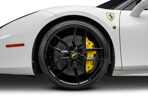 Used 2018 Ferrari 488 GTB RWD image 21