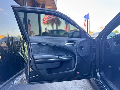 Used 2017 Dodge Charger R/T Scat Pack w/ Dynamics Package RWD image 30
