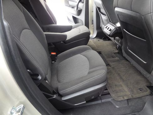 Used 2015 Chevrolet Traverse LT w/ Style and Technology Package AWD/4WD image 24