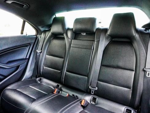 Used 2018 Mercedes-Benz CLA 250 w/ Premium Package image 32