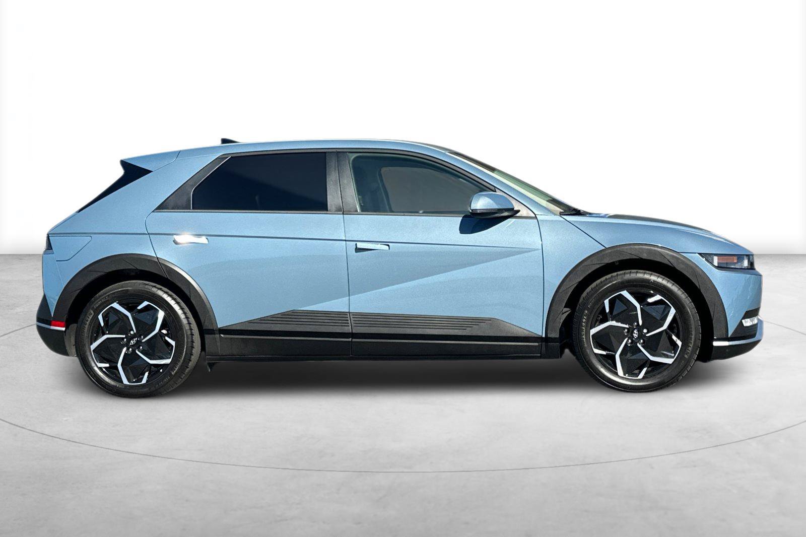 Certified 2024 Hyundai Ioniq 5 SEL RWD image 9
