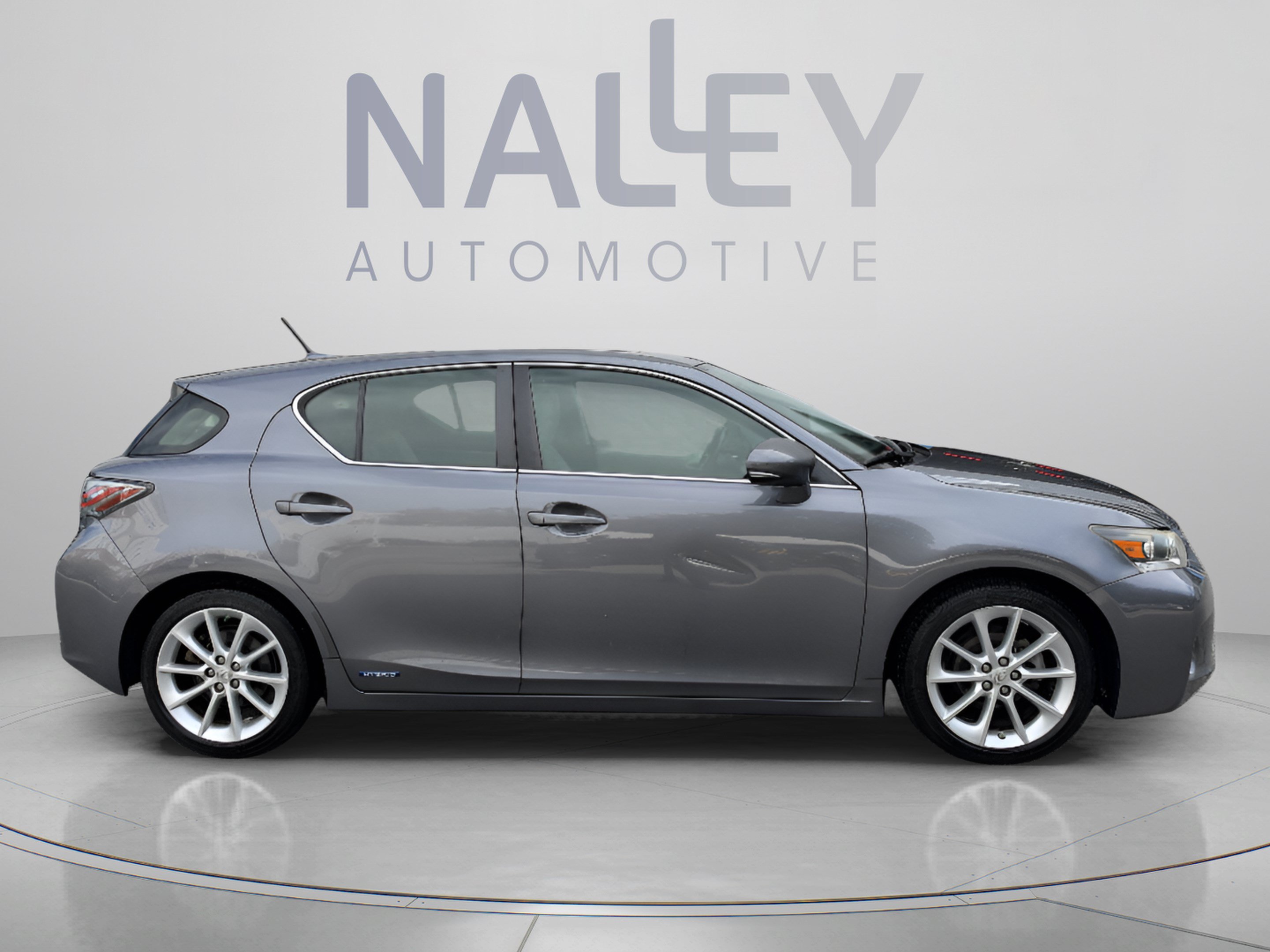 Used 2012 Lexus CT 200h Premium w/ Leather Pkg FWD image 4