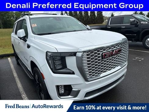 Used 2023 GMC Yukon XL Denali AWD/4WD image 1