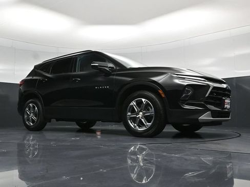 Used 2023 Chevrolet Blazer LT AWD/4WD image 59