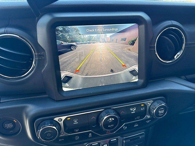 Used 2023 Jeep Gladiator Overland AWD/4WD image 14