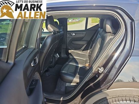 Used 2023 Volvo XC40 B5 Plus AWD/4WD image 24