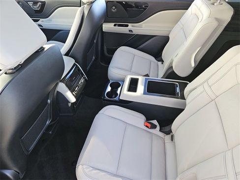 New 2026 Lincoln Aviator Reserve image 28