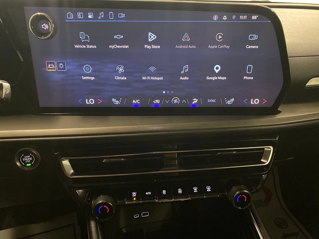 Used 2025 Chevrolet Traverse LT w/ LPO, Floor Liner Package FWD image 22