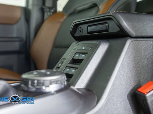 Used 2024 Ford Bronco Outer Banks AWD/4WD image 27