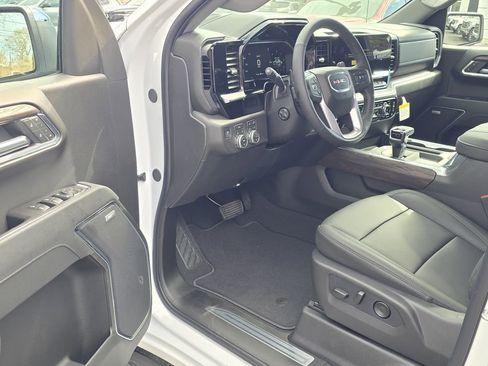 New 2026 GMC Sierra 1500 SLT w/ SLT Premium Package image 4