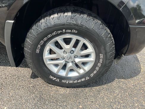 Used 2014 Nissan Frontier SV AWD/4WD image 12
