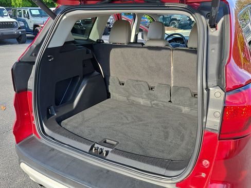 Used 2019 Ford Escape SEL FWD image 12