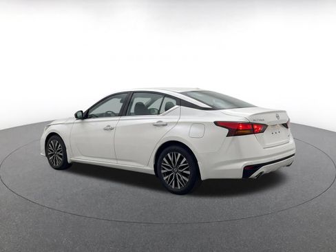Used 2025 Nissan Altima 2.5 SV FWD image 7